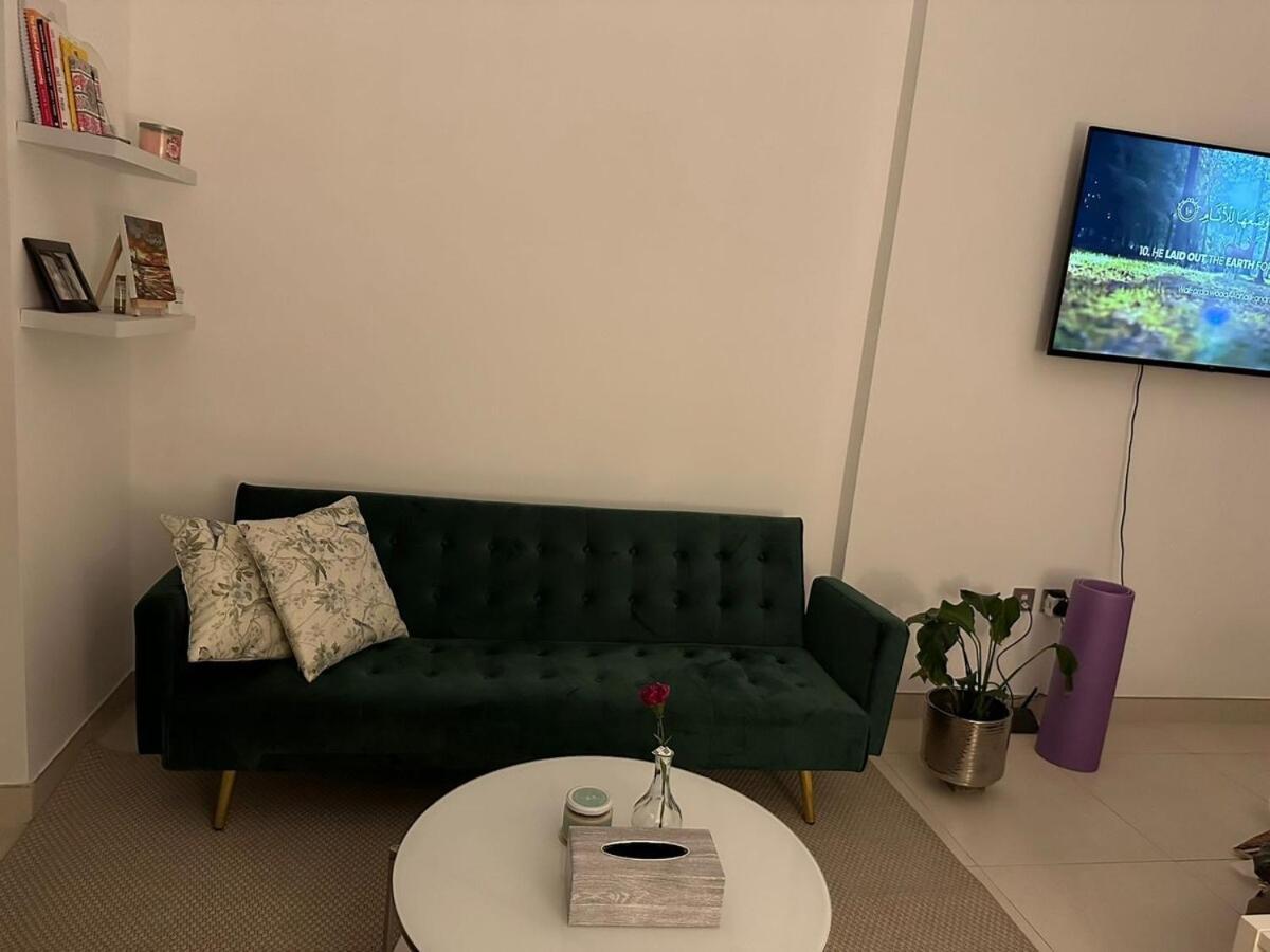 Sophisticated Living Azizi Candace Acacia * Dubai